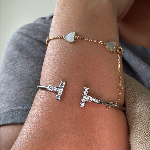 Luxury Stainless steel Crystal T Cuff Bracelet- - Picture 3 of 3